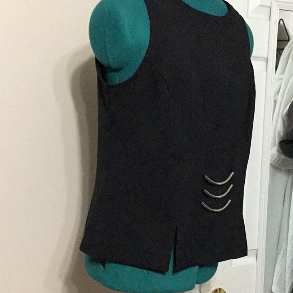 DBY Black sleeveless top - Picture 4 of 4